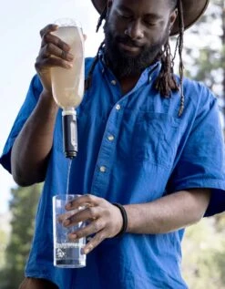 LifeStraw Peak Series 1L Squeeze Bottle Water Filter -Outdoor Research Store 02 1L squeeze barker a200A4419 1000x ef2b8d05 b29b 4253 9577 de2a472474d8