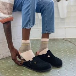 Darn Tough Women's Shorty Heavyweight Lifestyle Socks 9 Darn Tough Women's Shorty Heavyweight Lifestyle Socks -Outdoor Research Store 03 6117 DustyRose LS