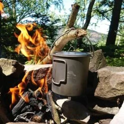 TOAKS Titanium 750ml Pot With Bail Handle -Outdoor Research Store 1394600001 Life POT 750 BH 1 1024x1024 b4f5bccb fa4a 4368 a588 48519d82cb44