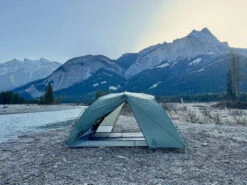 Durston Gear X-Dome 2 Solid Ultralight Tent 33 Durston Gear X-Dome 2 Solid Ultralight Tent -Outdoor Research Store 17 Durston X Dome 2 Outdoor Blaeberry With Sky 4x3 1