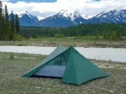 Durston Gear X-Mid 2 Solid Ultralight Tent -Outdoor Research Store Durston Gear X Mid 2 Solid Ultralight Tent Lifestyle 2