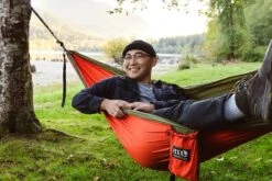 ENO SingleNest 1 Person Hammock -Outdoor Research Store ENO SingleNest 1 Person Hammock Lifestyle 2