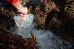 EVERNEW Water Carry -Outdoor Research Store EVERNEW Water Carry Lifestyle 2