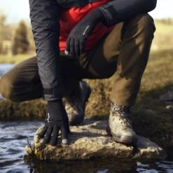 Extremities Evolution Touch Screen Waterproof Gloves -Outdoor Research Store EvolutionGlovelifestylewithwater23000px 96dpi