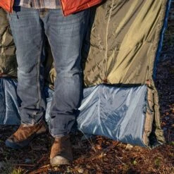 Exped Dreamwalker 5°CWearable Sleeping Bag Comfort Rating 9°C -Outdoor Research Store Exped Dreamwalker Wearable Sleeping Bag Quilt Lifestyle 2