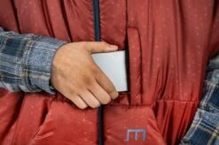 Exped Dreamwalker 5°CWearable Sleeping Bag Comfort Rating 9°C -Outdoor Research Store Exped Dreamwalker Wearable Sleeping Bag Quilt Pocket