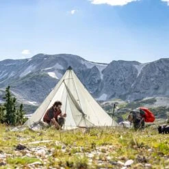 Big Agnes Gold Camp 3 Mesh Inner 8 Big Agnes Gold Camp 3 Mesh Inner -Outdoor Research Store Gold Camp 3 PDP LIFESTYLE IMAGE MESH 600x e3bd0b7f ace8 4a84 bde7 2fe492117963