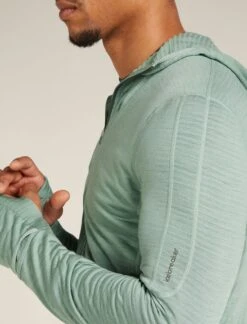 Icebreaker Men's Merino Blend 200 Realfleece™ Descender Long Sleeve Zip Hoodie -Outdoor Research Store Icebreaker Men s Merino Blend 200 Realfleece Descender Long Sleeve Zip Hoodie Close Up Arm