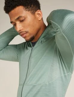 Icebreaker Men's Merino Blend 200 Realfleece™ Descender Long Sleeve Zip Hoodie -Outdoor Research Store Icebreaker Men s Merino Blend 200 Realfleece Descender Long Sleeve Zip Hoodie Model