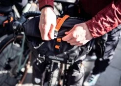 ORTLIEB Handlebar Pack QR 11L (Quick Release) -Outdoor Research Store ORTLIEB Handlebar Pack QR 11L Quick Release Lifestyle 5